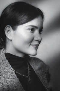 Lina Quinchucua, psicóloga experta en sanar la memoria corporal y trauma.