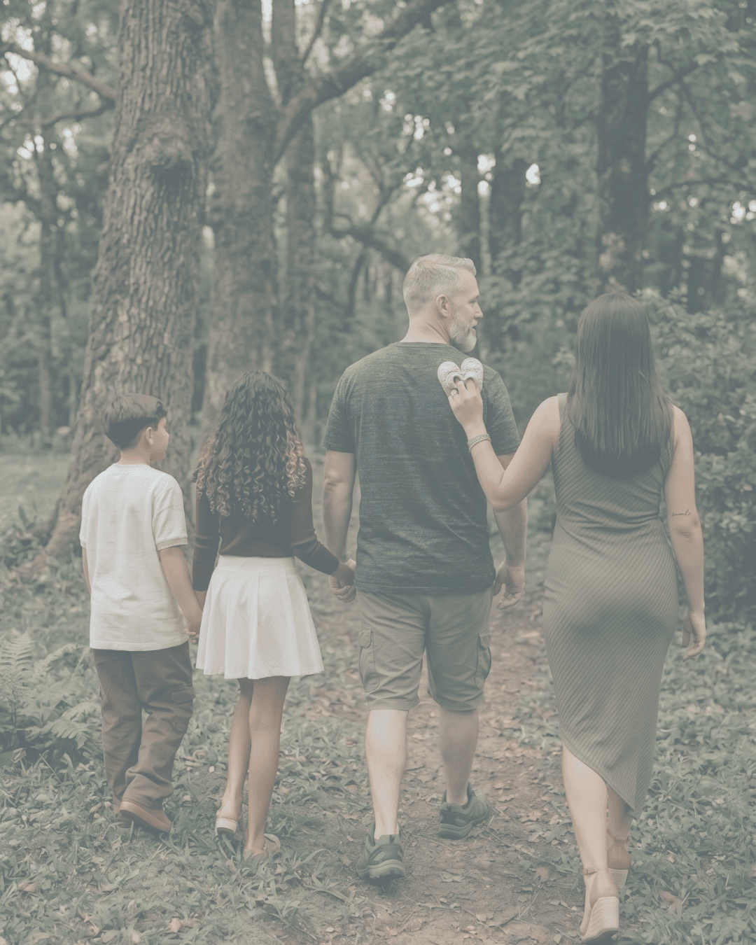 cuando nadie es el problema Ilustración de una familia: el conflicto no es de una sola persona, sino del sistema familiar completo
